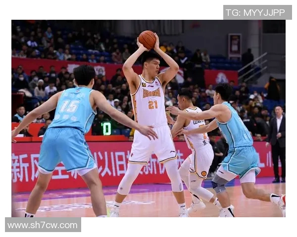 CBA新疆队对阵青岛队精彩文字直播全程回顾与分析